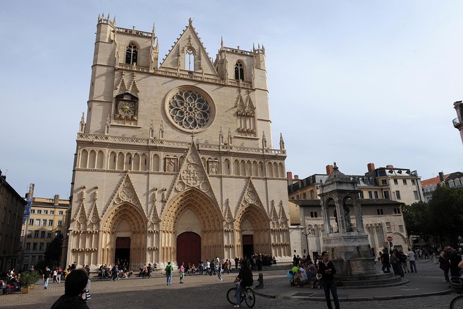 Dramatic Visit From Fourvière to Vieux-Lyon - Meeting and Pickup
