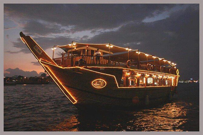 Dubai: 2-Hour Evening Dhow Cruise and Dinner - Admiring the Dubai Skyline