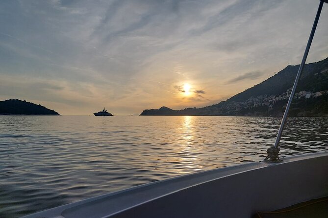 Dubrovnik History Walk & Boat - Experiencing Dubrovniks Old Town