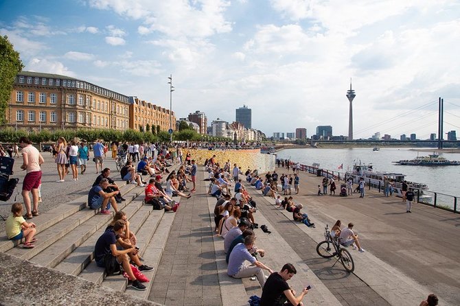 Dusseldorf Airport Transfers : Airport DUS to Dusseldorf in Luxury Car - Booking Process