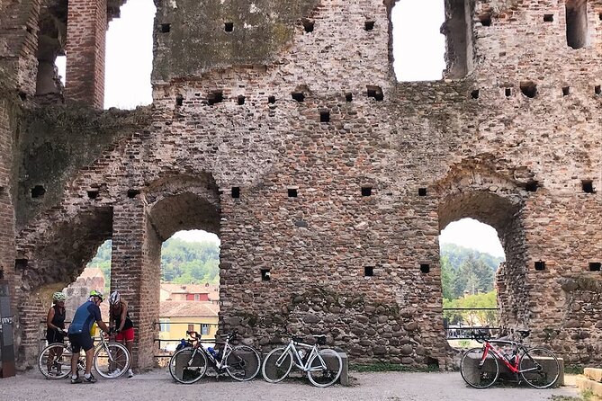 E-Bike Adventure Among Medieval Castles and Old Villages - Enjoying Refreshments Along the Way