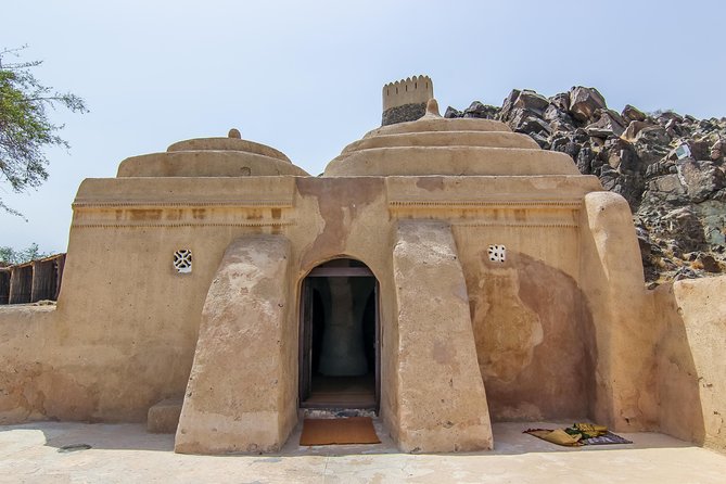 East Coast Dibba & Fujairah Day Trip With Lunch From Dubai - Scenic Desert and Mountain Drive