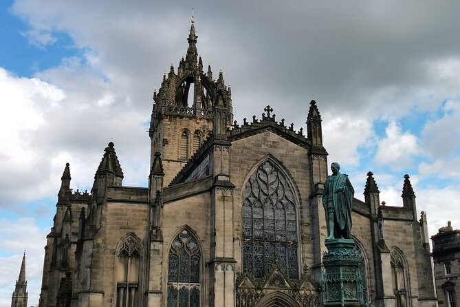 Edinburgh Old Town Private Self-Guided Tour - Accessibility and Requirements