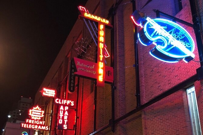 Edmonton Scavenger Hunt: Alberta's Charming Capital - Meeting and Logistics