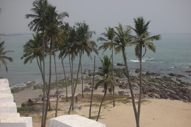 Elmina & Cape Coast Castles Day Trip From Accra - Exploring Elmina Castle