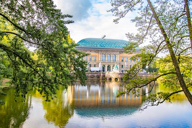 Explore Dusseldorf'S Art and Culture With a Local - Discovering Kunsthalles Artworks