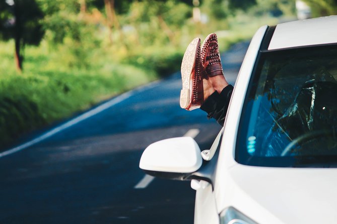Frankfurt to Prague - Private Transfer With 2 Hours of Sightseeing - Vehicle and Comfort Features