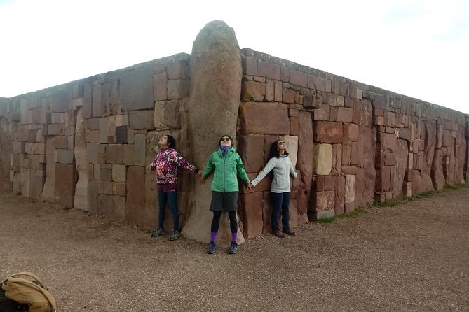 From La Paz:Tiwanacu and Titicaca Lake in One Day. - Guided Exploration