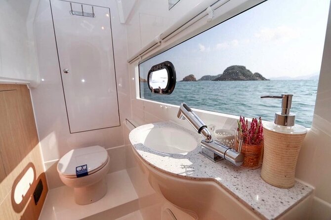 Full Day Luxury Catamaran Turtle Snorkel and Beach Getaway - Reviews