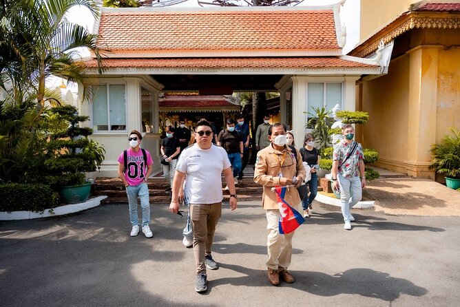 Full Day Private Tuk Tuk Taxi Van Tour in Phnom Penh - Tour Itinerary