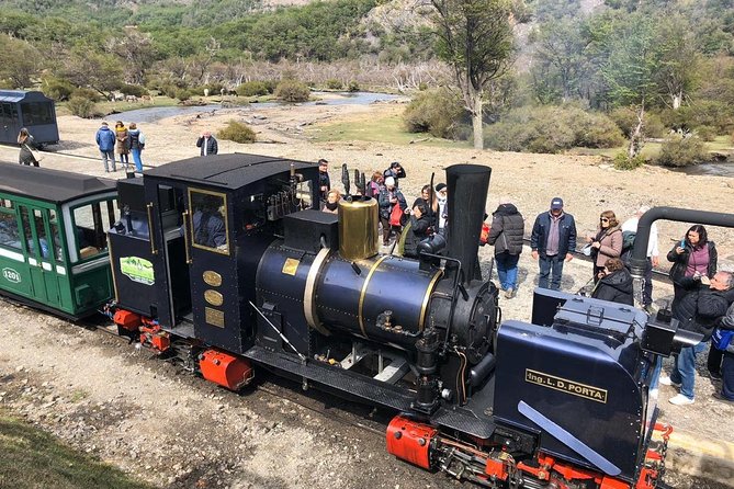 Fullushuaia: Tierra Del Fuego+Train+ Beagle Chanel + Fagnano Lake - Professional Guide and Entrance Fees