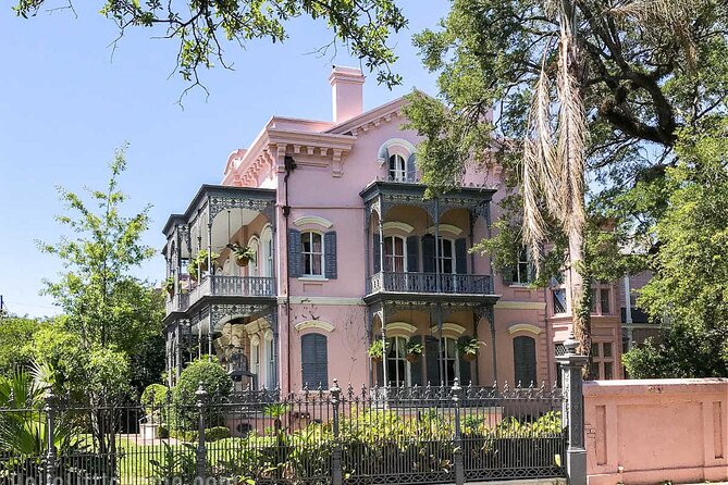 Garden District Walking Tour - Accessibility Features