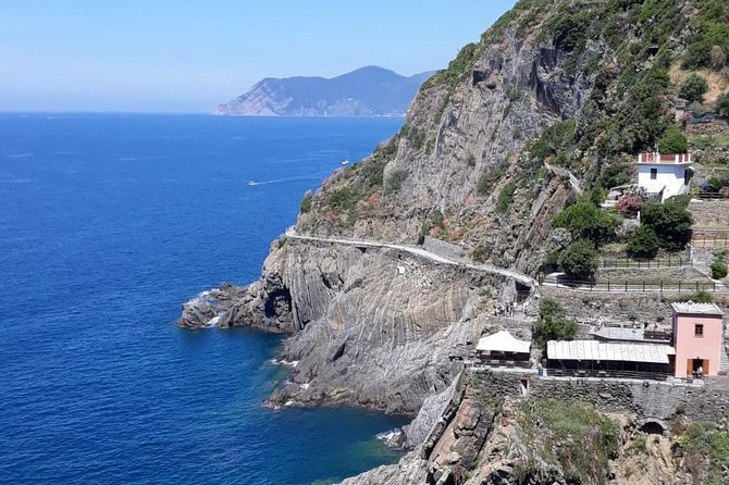 Genoa Historic Highlights: A Walk Through Time - Navigating the Caruggi Alleyways