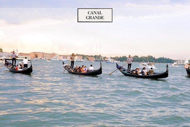 Grand Canal Gondola Serenade With Your Carnival Mask - Expectations Versus Reality