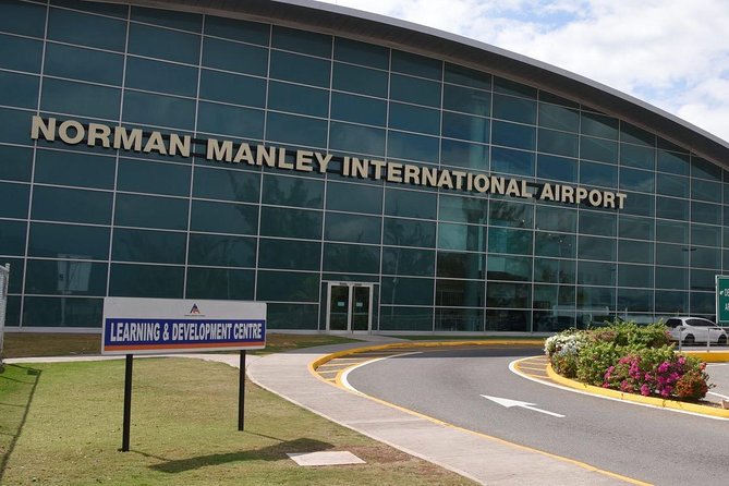 Group Private Kingston Airport Transfers (4 - 9 Persons) - Customer Reviews