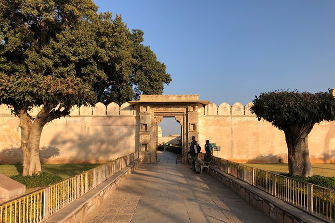 Guided Chittorgarh Fort Day Tour From Udaipur With Lunch - Historical Significance