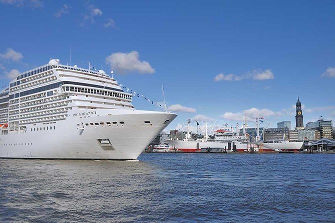 Hamburg Airport Transfers : Hamburg to Hamburg Airport XFW in Luxury Van - About PROFI DRIVER