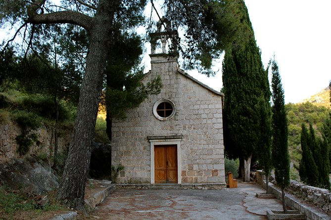 Hvar Hidden Gems Small Group Half Day Tour With Lunch or Dinner - Guide Expertise and Knowledge