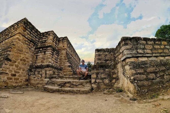 Iximche Private Tour: Mayan City Tour From Puerto Quetzal + Lunch - Guided Tour Experience