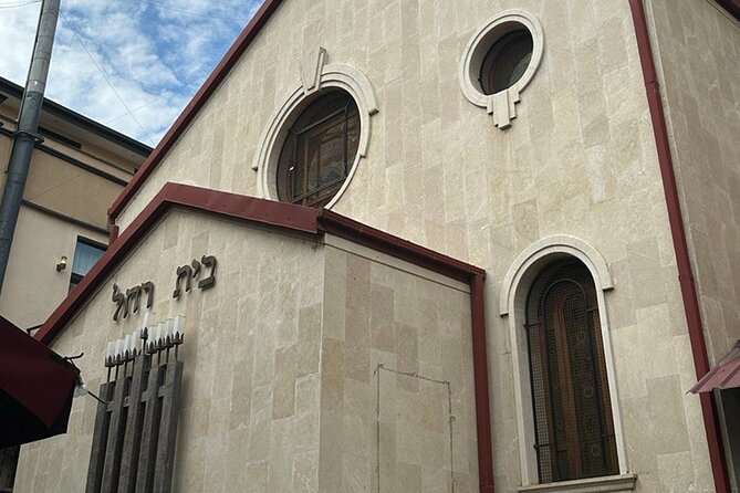 Jewish Heritage Walking Tour With Kosher Wine Tasting - Navigating the Walking Tour Route