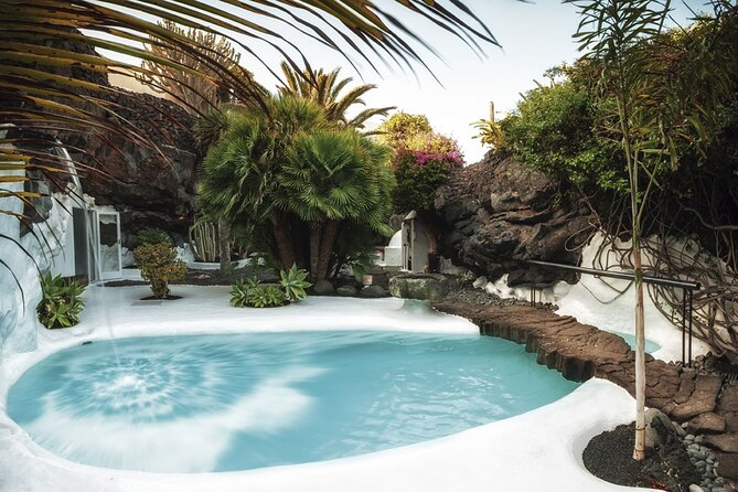 Lanzarote: Corona Volcano, Lava Caves, Cesar Manrique Bus Tour - What to Expect