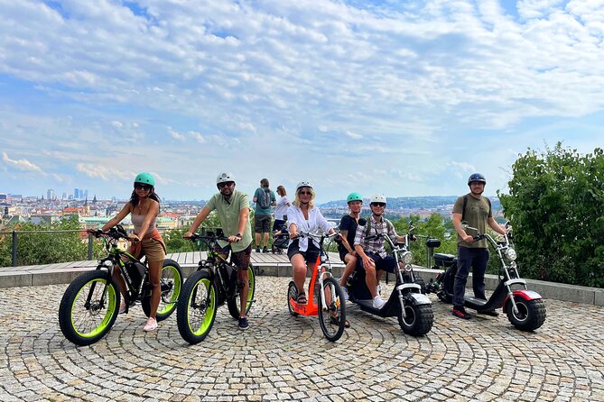 Live-Guided E-Scooter Tour of the Old Town of Prague, 60 Min - Participant Requirements
