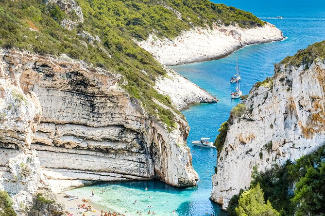 Luxury Blue Cave & Five Islands Tour From Split - Luxury Amenities
