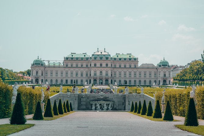 Luxury Transport From/To Warsaw - Vienna / International Airport by Private Van - Operational Details