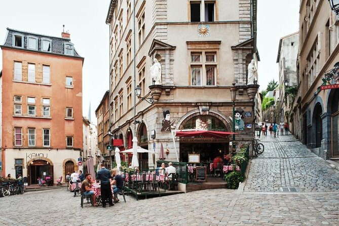 Lyon by Yourself With English Speaking Driver by Car or Van- 4 or 8 Hrs Disposal - Booking and Participation