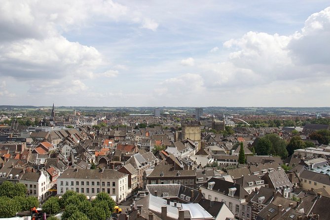 Maastricht Private Walking Tour With A Professional Guide - Positive Customer Reviews