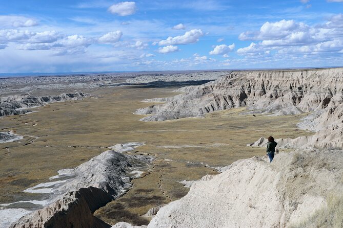 Majestic Landscapes: Badlands, Wall Drug, and Agate Hunts - Agate Hunting Adventures