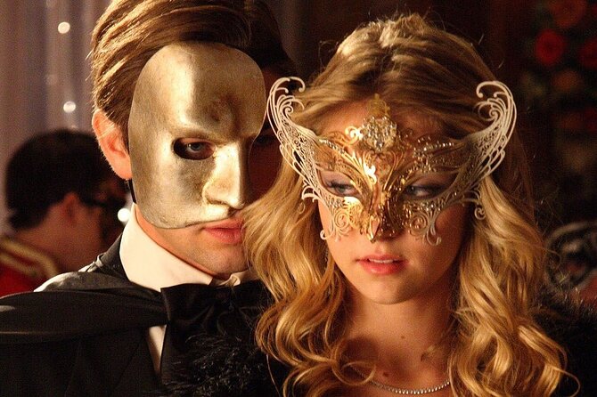 Make a Venetian Mask and Craft Your Imagination - Crafting Your Unique Masterpiece