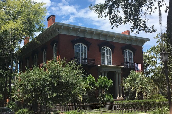 Midnight in the Garden of Good and Evil Walking Tour - Uncovering Captivating Character Profiles