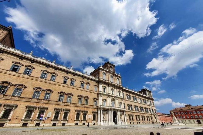 Modena City Tour Walking Tour in the Old Town - Visiting Palazzo Comunale