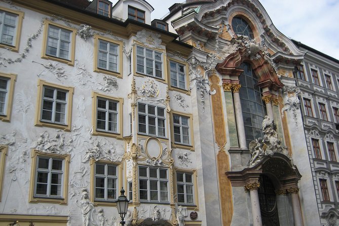 Munich Highlights 3-Hour Private Walking Tour - Guided Commentary
