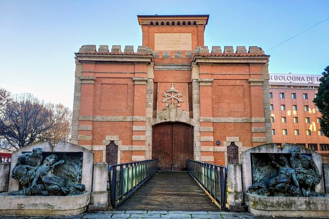 Murder Mystery in Bologna: Exploration Game and Tour - Game Features