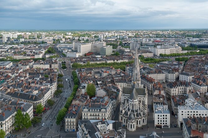 Nantes Private Walking Tour With A Professional Guide - Meeting Point and Accessibility