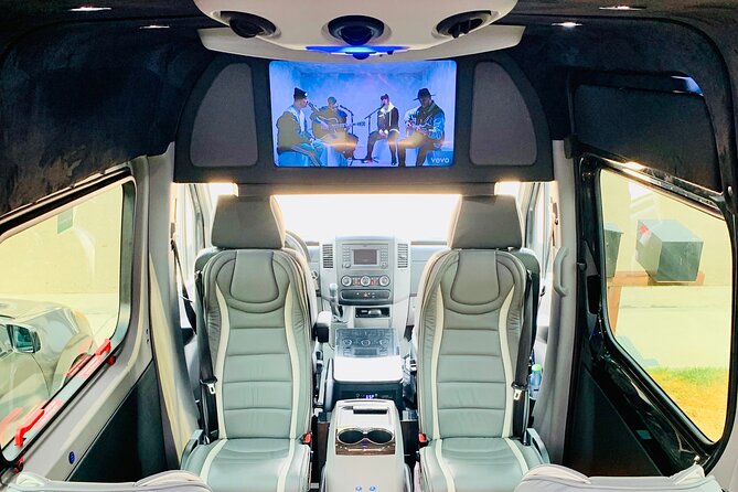 Napa - Sonoma Limo up to 9 Passengers - Exploring Napa and Sonoma