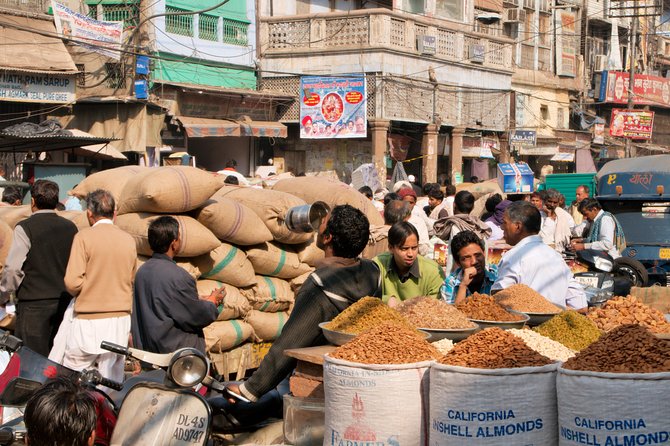 Old Delhi Street Food Tour With TUK-TUK Adventures - Role of the Local Guide