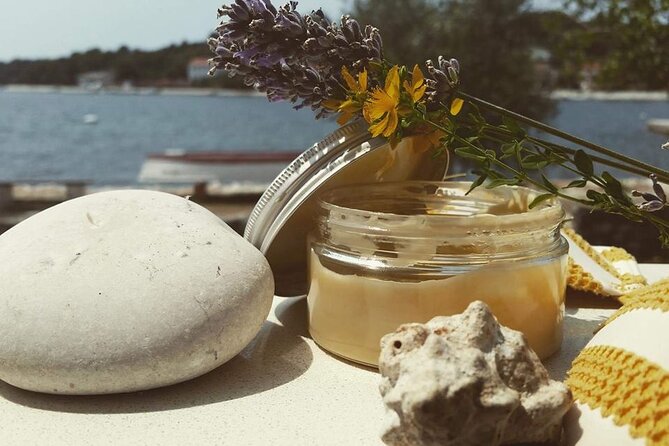 Organic Cosmetic Making Experience in Zadar - Experienced Instructors and Guidance