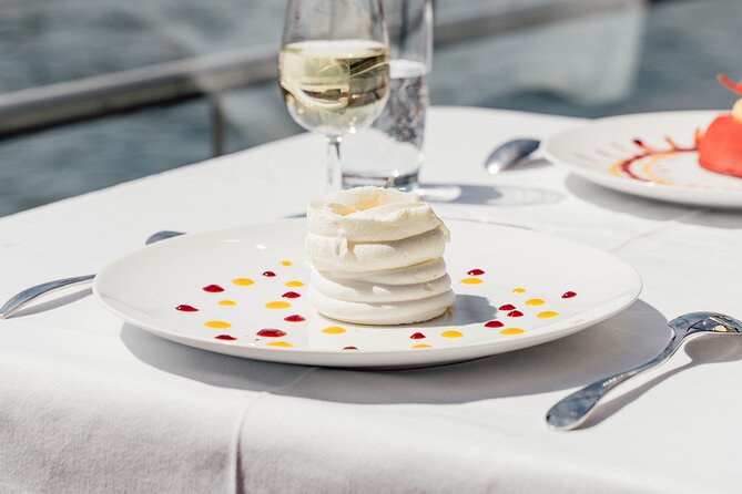 Paris Christmas Lunch Cruise by Bateaux Mouches - Iconic Parisian Landmarks
