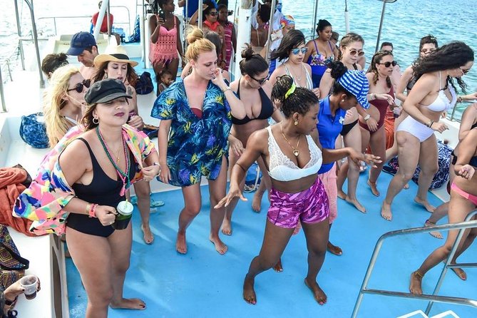 Party Boat in Catamaran With Open Bar + Snorkeling - Schedule