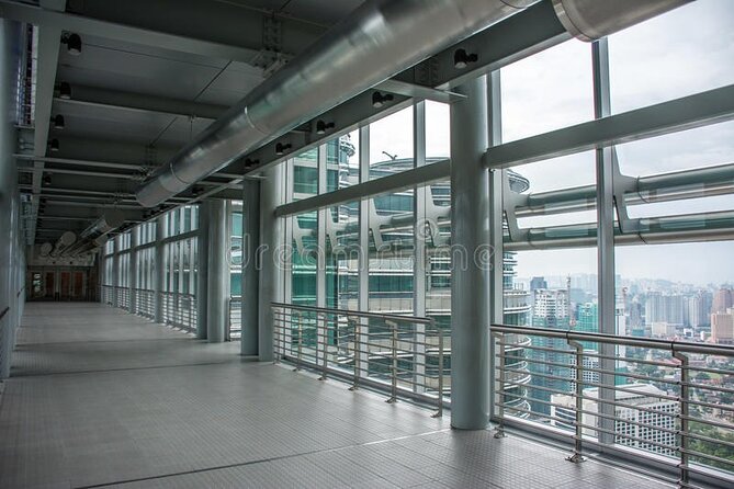 Petronas Twin Tower Skybridge View & Dining Experience Tour With Local Host - Dining Experience Details