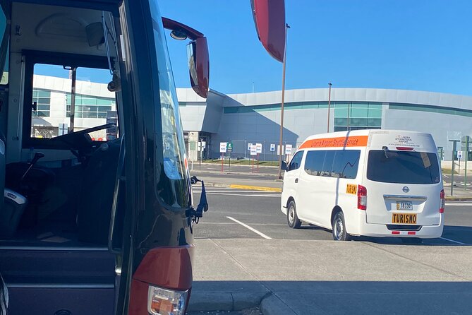 Planet Hollywood Shuttles Costa Rica - One Way - Pickup and Drop-off