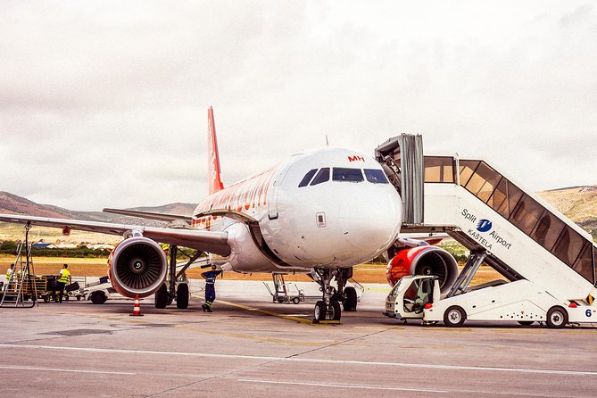 Private Business Class Airport Transfer From Keflavik International Airport - Child Restraints