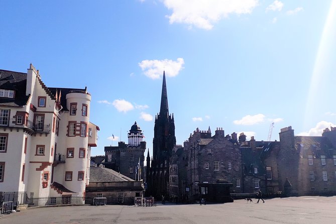Private Edinburgh Old Town History Tour - Close Encounters - Unique Perspectives on Landmarks
