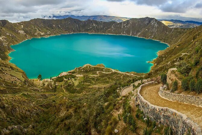 Private Full Day Tour to Quilotoa Lagoon From Quito - Getting There