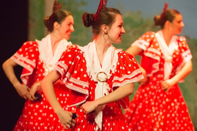 Private Night Route Through the Jewish Quarter of Seville and Flamenco Show. - Accessibility and Transportation Options