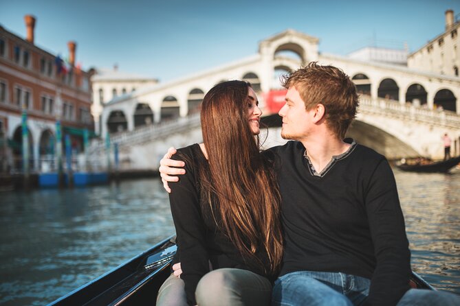 Private Photoshoot on Personal Gondola in Venice - Photographer Profiles and Customer Feedback