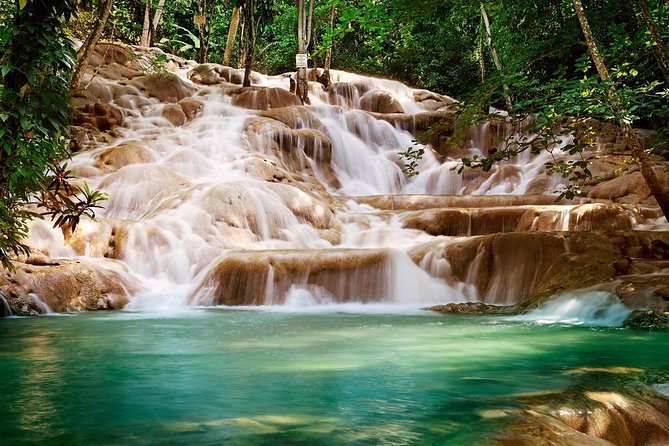 Private Round Trip Transfer: Donald Sangster Airport MBJ to Ocho Rios by Minivan - Booking Details